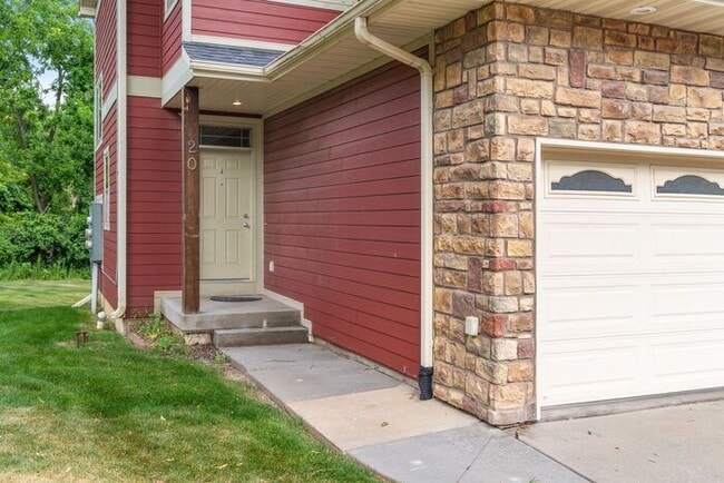 Building Photo - $2,500 | 4 Bedroom, 3.5 Bathroom Multi Flo...