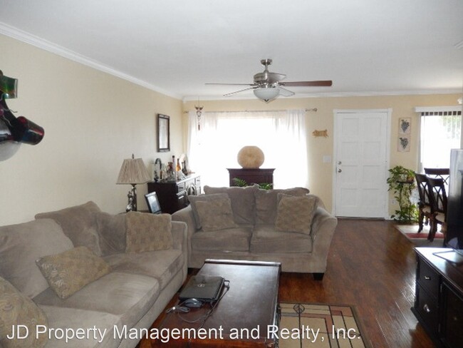 Building Photo - 2 br, 1 bath House - 8015 Calle Fanita