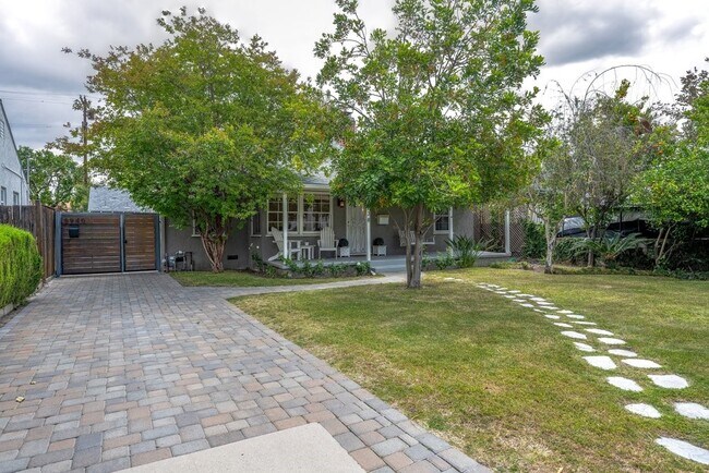 Foto del edificio - 5938 Simpson Ave
