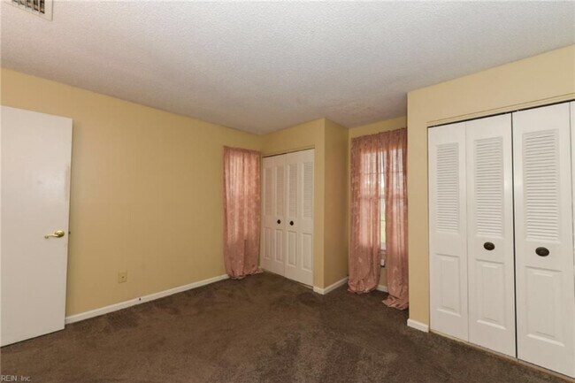 Master Bedroom - 3672 Towne Point Rd