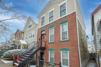 Building Photo - 2122 W Barry Ave