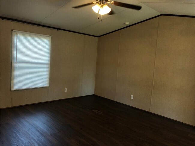 Building Photo - 22771 Hudson Rd