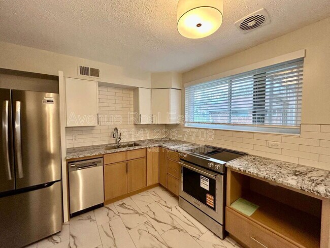 Foto del edificio - 1411 Midland Blvd