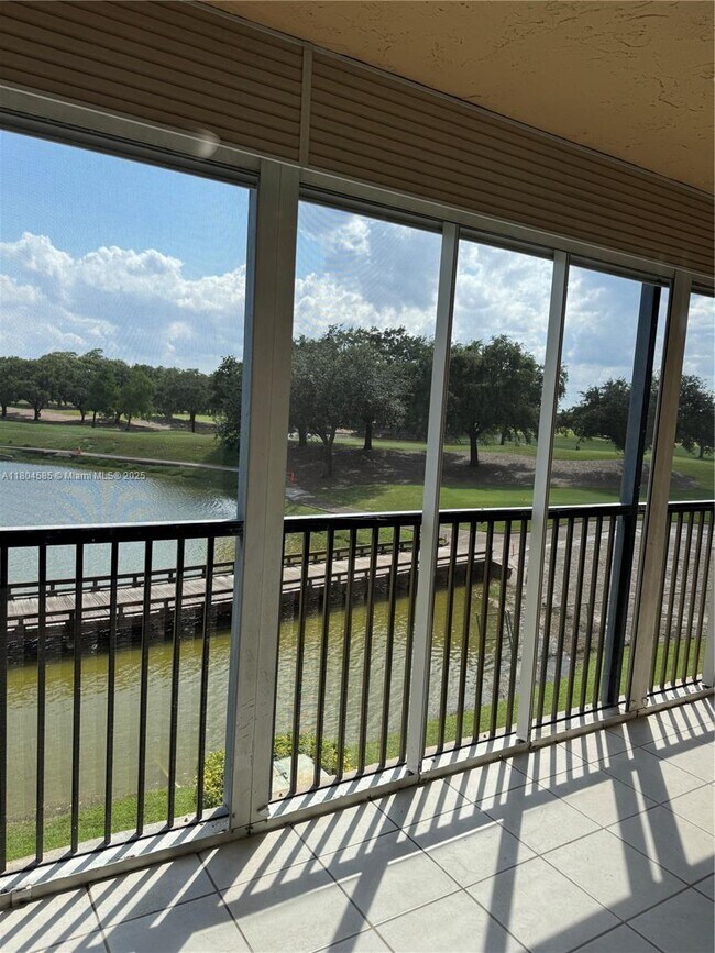 Building Photo - 3001 W Rolling Hills Cir