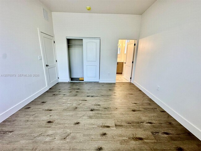 Foto del edificio - 2375 NW 105th St