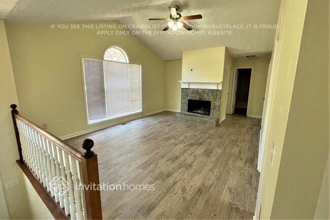 Foto del edificio - 3517 Willow Tree Cir