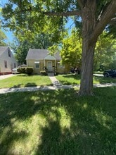 Building Photo - 411 W Marengo Ave
