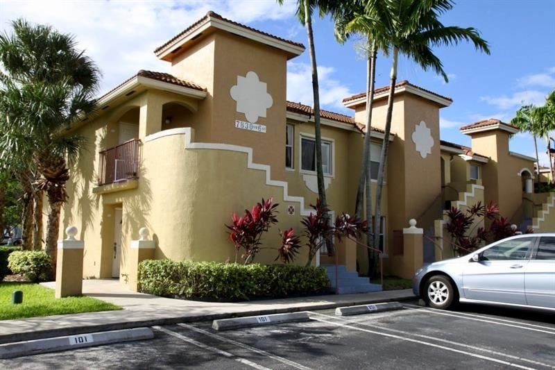 Foto principal - 7830 NW 6th St