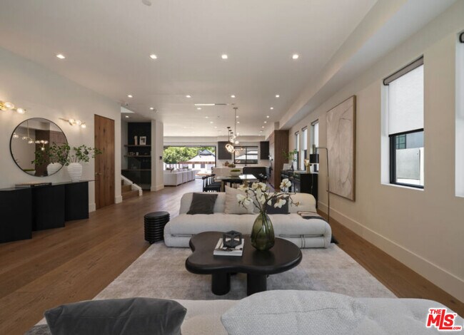 Foto del edificio - 4299 Elmer Ave