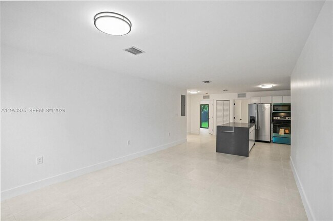 Foto del edificio - 5821 NW 30th Ave