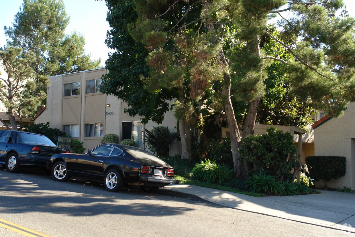 Building Photo - Capalina Pines