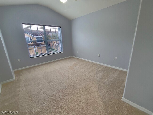 Foto del edificio - 2611 Somerville Loop