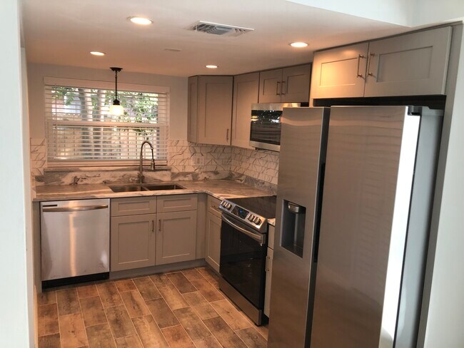 Foto del edificio - 479 Jewel Ct