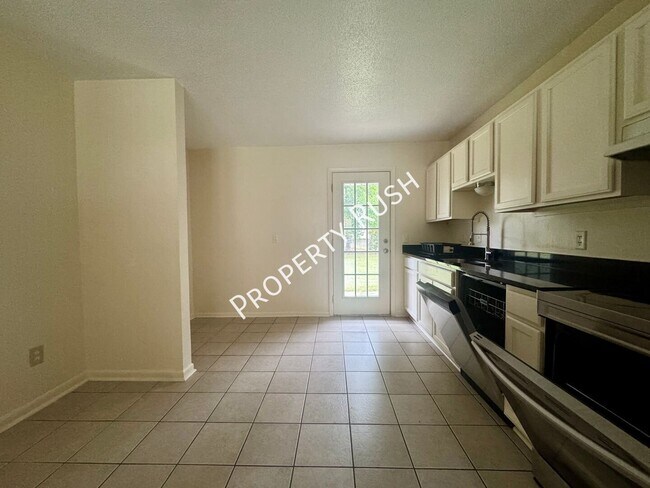 Foto del edificio - 9328 Lancer Ln
