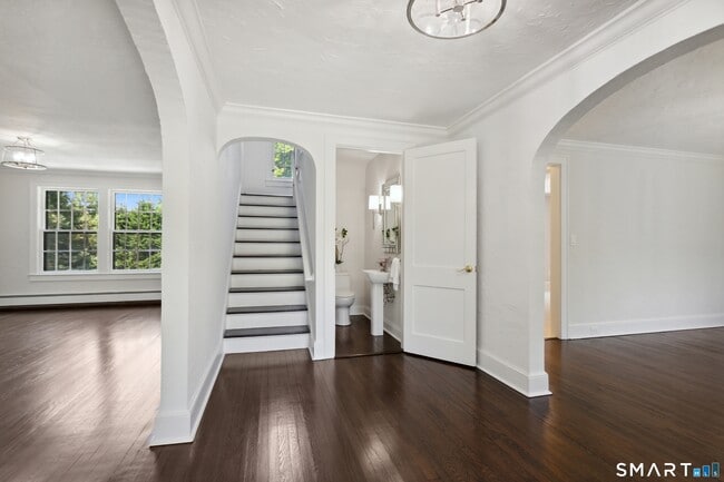 Building Photo - 106 Patterson Ave