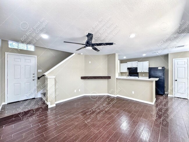Building Photo - 833 Sagewood Trail