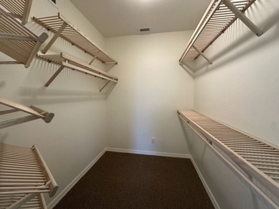 Tantalizing Naples, Florida, rentals, image size:1125x844