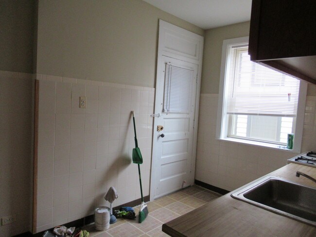 Foto del edificio - 6700 N Greenview Ave