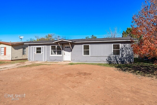 Building Photo - 5226 Questa Dr