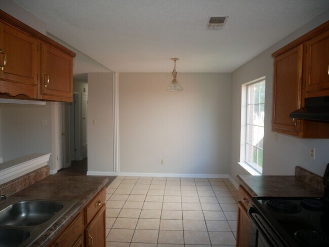 Foto del edificio - 2755 Hampden Cove