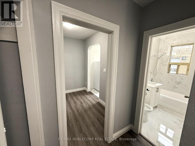 Building Photo - 1383 Bayview Ave