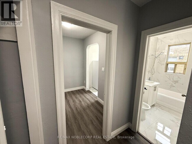 Photo du bâtiment - 1383 Bayview Ave