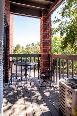 Foto del edificio - Wood-Burning Fireplace, Amenities Galore, ...