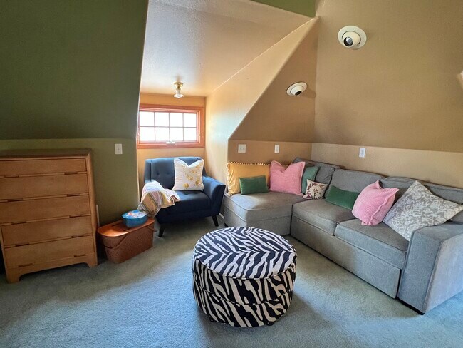 Foto del edificio - 616 W Mulberry St