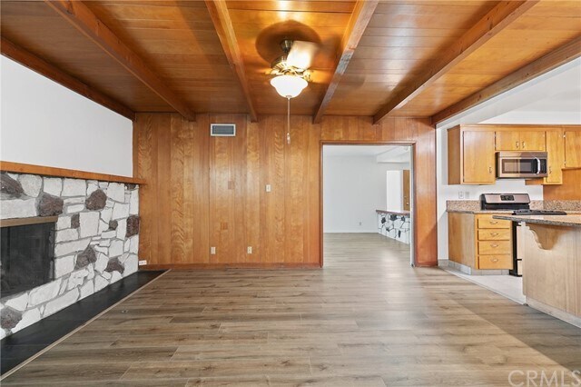 Building Photo - 200 Ladera Vista Dr