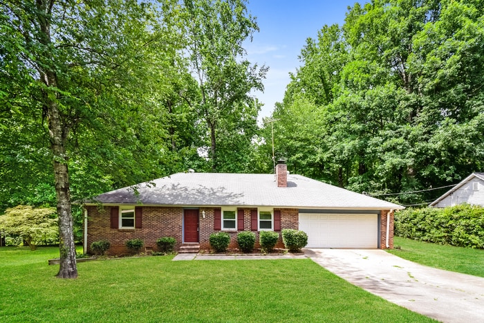 Primary Photo - 310 Victoria Dr