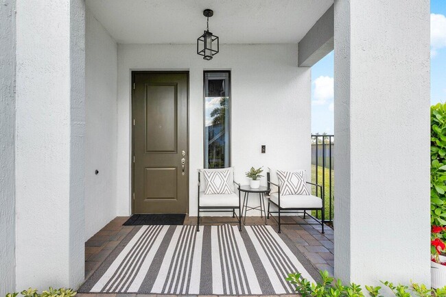 Foto del edificio - 5588 Quiet Lake Pl