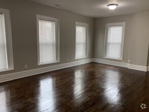Building Photo - 305 N State St