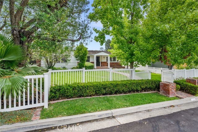 Building Photo - 2506 Sierra Vista