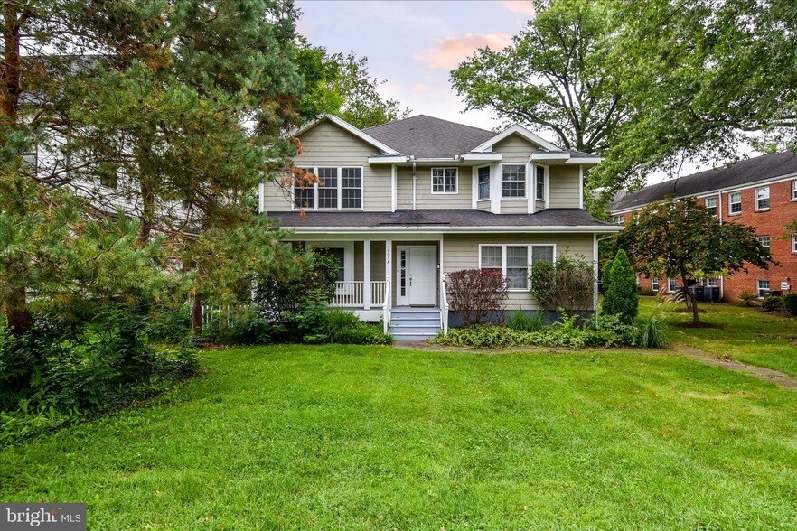 Foto principal - 1705 Commonwealth Ave