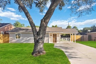 Building Photo - 8411 Botany Ln
