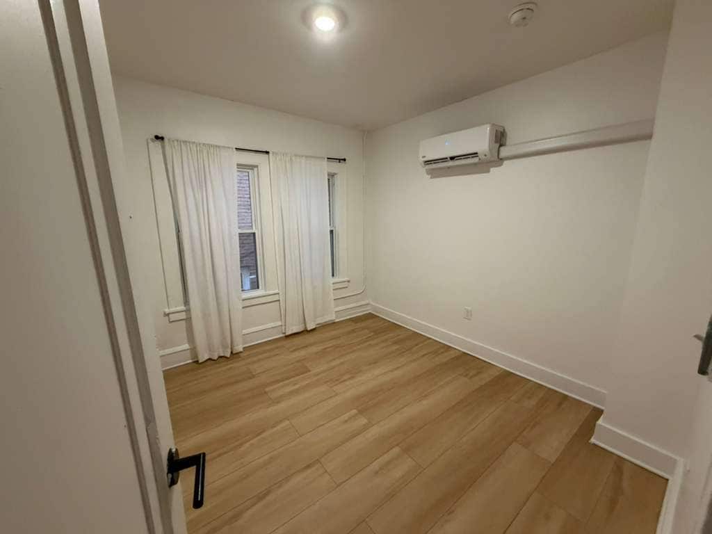 Photo - 1384 W 83rd St (Cleveland, OH)