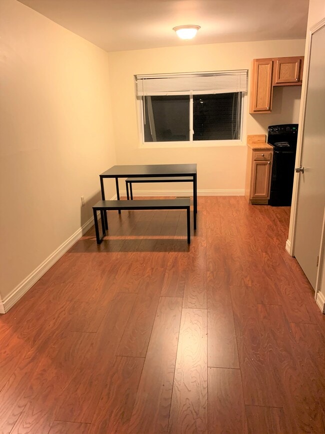 Building Photo - 2856 Losantiville Ave