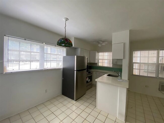 Building Photo - 6511 Santona St