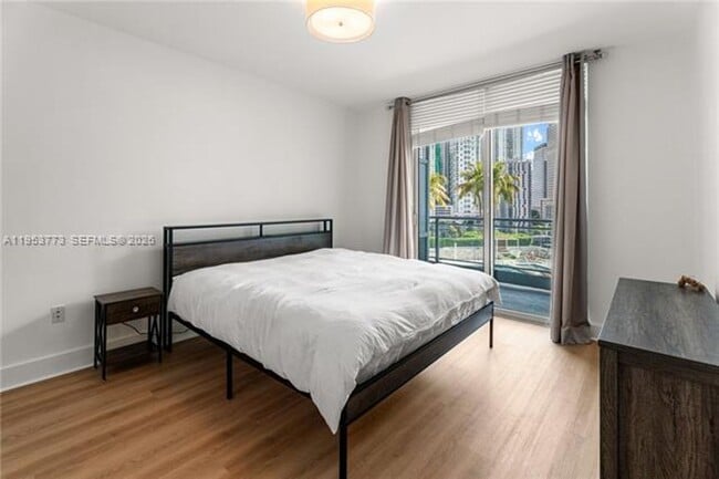 Foto del edificio - 90 SW 3rd St