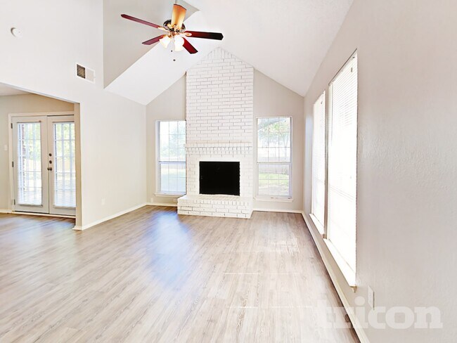 Building Photo - 900 Freshwood Ct