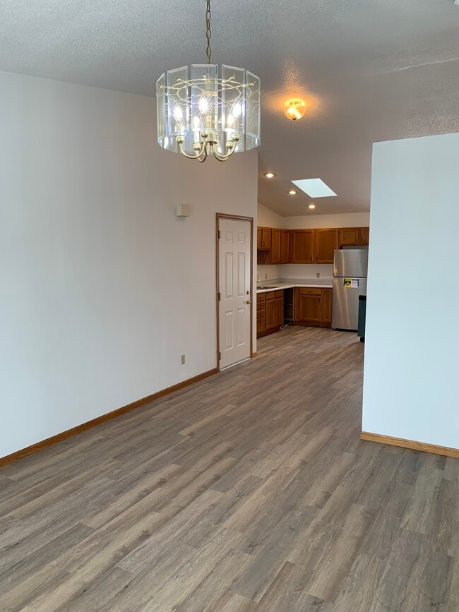 Building Photo - 2161 Sunnyslope Dr