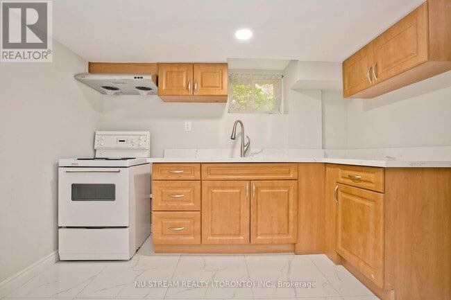 Building Photo - 463 Dawes Rd
