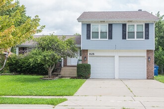 Building Photo - 825 Pheasant Walk Dr