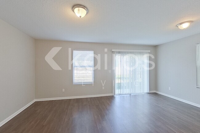 Foto del edificio - 1305 Mull St