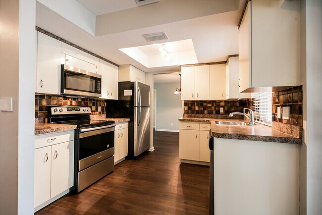 Foto del edificio - 2261 SE 28th St