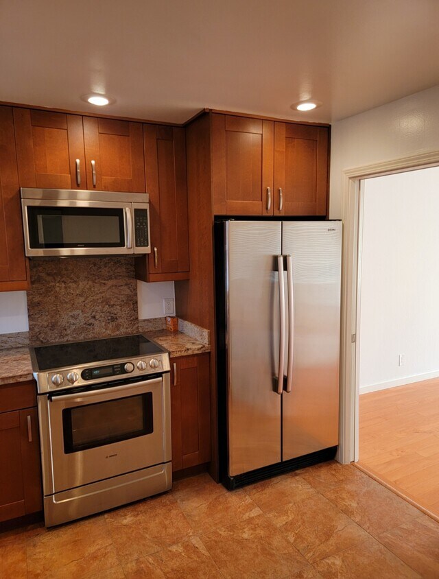 Primary Photo - 1259 16th Ave
