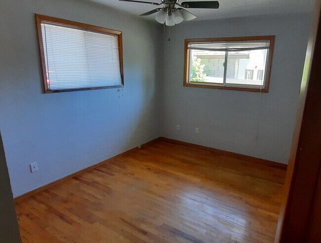 Foto del edificio - 776 Cottage St NE