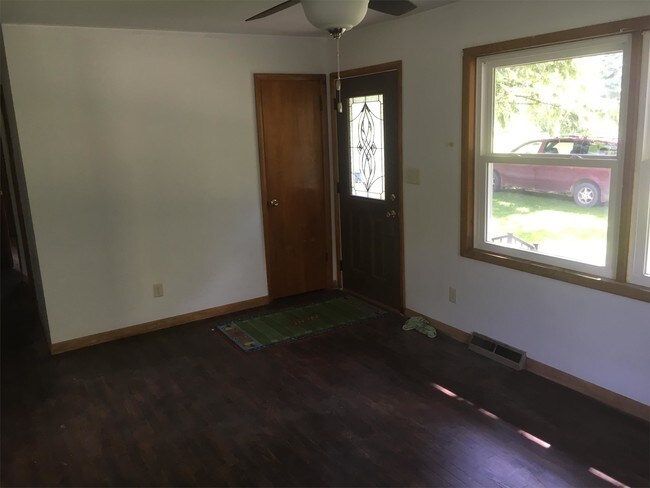 Building Photo - 108 Hillsdale St
