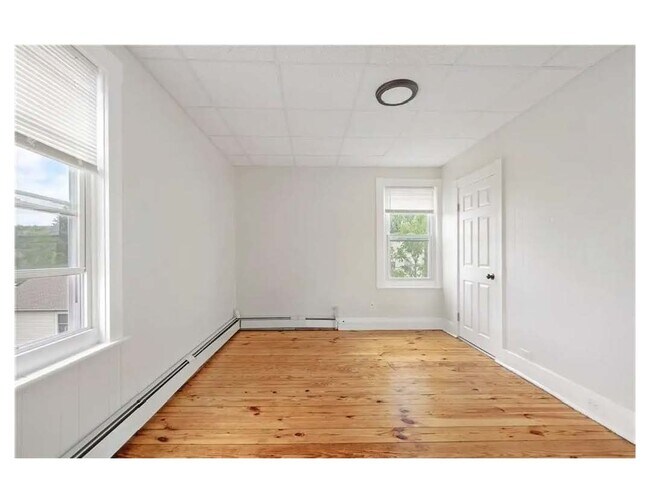 Foto del edificio - 411 Rathbun St
