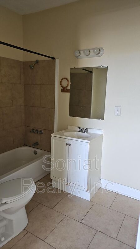 Foto del edificio - 6210 Hayne Blvd